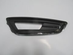 FORD FOCUS- SD/HB- 15/18; SİS LAMBA KAPAĞI SAĞ SİS DELİKLİ (NİKELAJ ÇITALI) (TW) F1EB15A298BC