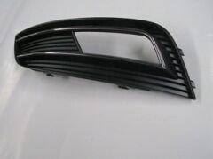 AUDI A4- 13/15; SİS LAMBA KAPAĞI SOL SİS DELİKLİ (NİKELAJ ÇITALI) 8K0807681B