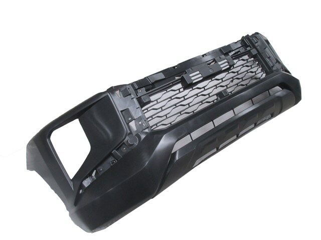 MITSUBISHI L200- PICK UP- 19/22; ÖN TAMPON SİYAH KENDİNDEN PANJURLU/KARLIKLI/FAR YIKAMA DELİKSİZ(FPI 6400J791