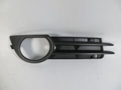 AUDI A3- 05/08; SİS LAMBA KAPAĞI SAĞ SİS DELİKLİ SİYAH (TW) 8P4807682B