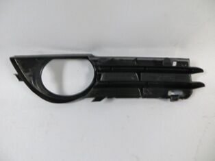AUDI A3- 05/08; SİS LAMBA KAPAĞI SOL SİS DELİKLİ SİYAH (TW) 8P4807681B