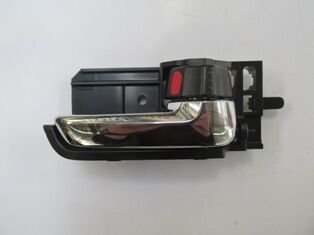 SUZUKI SWIFT- 05/11; ÖN KAPI İÇ AÇMA KOLU SAĞ SİYAH/NİKELAJLI (HUSHAN) 83110-63J20-F06