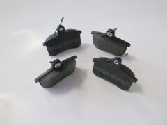 AUDI A100- 92/95; ARKA FREN BALATASI 1,8/2,0/2,2 (KABLOSUZ)DİSK)(86,8X66,6X16,5)YUMURTA KASA)BRAMAX) 4D0615405M