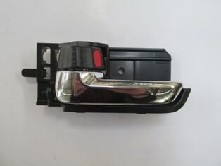 SUZUKI SWIFT- 05/11; ÖN KAPI İÇ AÇMA KOLU SOL SİYAH/NİKELAJLI (HUSHAN) 83120-63J20-F06