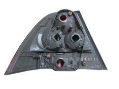TOYOTA COROLLA- ZZE121- 04/06; STOP LAMBASI SAĞ KIRMIZI (SİSLİ TİP) 4 DUYULU (CASP) (E MARKLI) 81551-02260