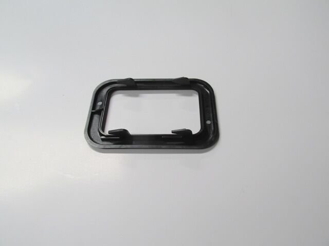 BMW 3 SERI- E30- 84/91; ÖN/ARKA KAPI İÇ AÇMA KOLU ÇERÇEVESİ SİYAH SAĞ/SOL AYNI (ADET) (TW) 51211876043