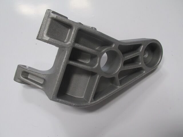 FIAT PALIO- 05/13; MOTOR TAKOZU BAĞLANTI KULAĞI 1.3CC 5178986