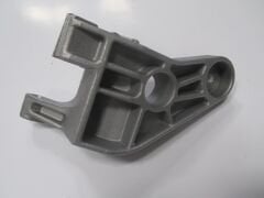 FIAT PALIO- 05/13; MOTOR TAKOZU BAĞLANTI KULAĞI 1.3CC 5178986
