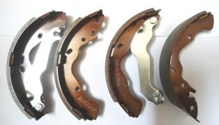 HYUNDAI ACCENT- ADMIRE- 03/05; ARKA FREN PABUCU (101,5X37) (DAIWA) 58305-29A10
