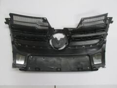 VOLKSWAGEN JETTA- 5- 06/10; ÖN PANJUR (NİKELAJ KAPLAMALI) SENSÖR DELİKSİZ (PLAKALIK 52 CM) (TW) 1K5853653A9B9