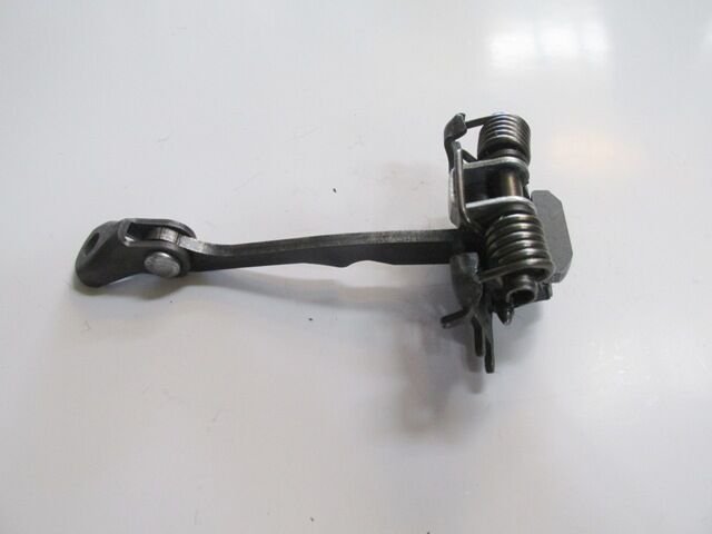 RENAULT LAGUNA- 08/12; ARKA KAPI DURDURUCUSU SAĞ/SOL AYNI (ADET) (KAPI GERGİSİ) 824310001R