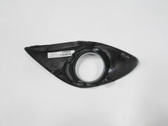 MAZDA 2- HB- 12/14; SİS LAMBA KAPAĞI SOL SİS DELİKLİ/ÇERÇEVESİ GÜMÜŞ GRİ (TYG) DR6150C20A