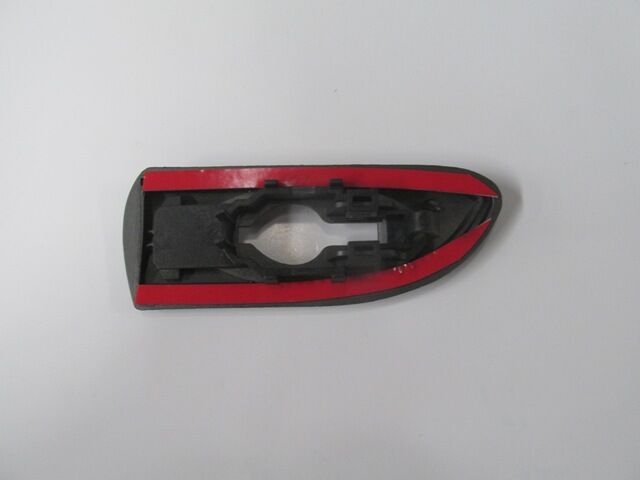 OPEL VECTRA- B- 99/02; ÖN ÇAMURLUK BANDI SOL SİYAH DELİKLİ 1103175