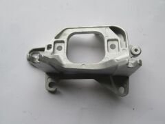 NISSAN QASHQAI- J11- 14/21; MOTOR TAKOZU BAĞLANTI BRAKETİ (ALÜMİNYUM) 112221641R