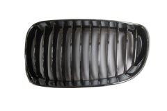 BMW 1 SERI- E87- 09/11; ÖN PANJUR SOL SİYAH/NİKELAJ ÇERÇEVELİ (TYG) 51137179655