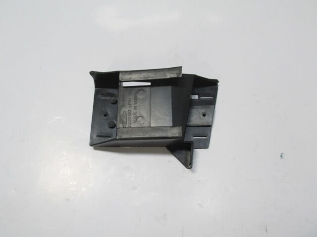 BMW 3 SERI- E36- SD/COUPE- 91/98; ÖN TAMPON İÇ BAĞLANTI BRAKETİ SAĞ (YAN KULAĞA TAKILAN)(PLASTİK)(TW 51118122576