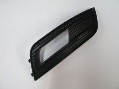 AUDI A4- 13/15; SİS LAMBA KAPAĞI SAĞ SİS DELİKLİ (NİKELAJ ÇITASIZ) (TYG) 8K0807682K01C