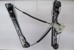 BMW 1 SERI- E87- 04/11; ÖN CAM KRİKOSU SOL ELEKTRİKLİ/MOTORSUZ (TW) 51337138465