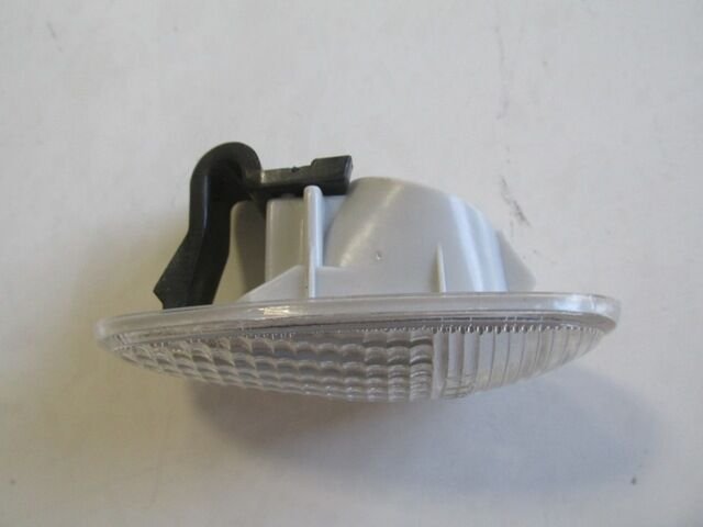 MITSUBISHI OUTLANDER- 04/07; ÇAMURLUK SİNYALİ BEYAZ SAĞ/SOL AYNI (ADET) (CASP) MR522027