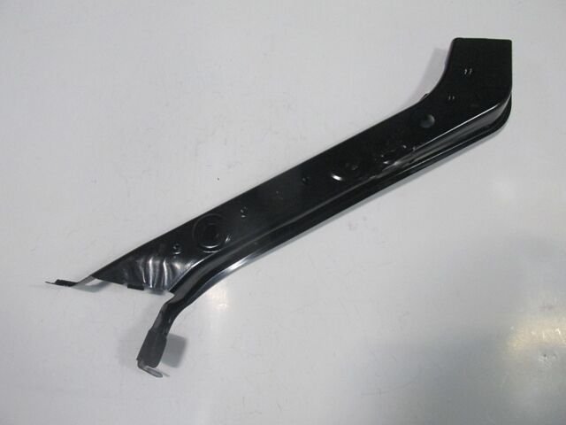 NISSAN JUKE- 11/19; ÖN PANEL YAN PARÇA SAĞ ÜST (TYG) 62520-1KA0A