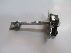 RENAULT LAGUNA- 99/01; ARKA KAPI DURDURUCUSU SAĞ/SOL AYNI (ADET) (KAPI GERGİSİ) 7700826555