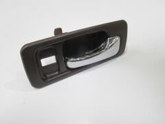 HONDA ACCORD- 90/93; ÖN KAPI İÇ AÇMA KOLU SAĞ KAHVERENGİ (ELCEĞİ NİKELAJLI) (HUSHAN) 72125-SM4-003Z-B