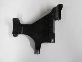 AUDI A4- 13/15; FAR ALT BAĞLANTI BRAKETİ SAĞ (FAR ALT TAŞIYICI) PLASTİK (TW) 8T0941454D