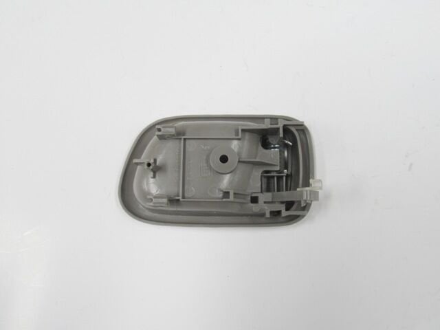 TOYOTA COROLLA- AE111- 99/00; ÖN KAPI İÇ AÇMA KOLU SOL (AÇIK GRİ) (TYG) 69206-12160