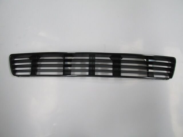 AUDI A4- 95/99; ÖN TAMPON PANJURU ORTA SİYAH (TYG) 8D080768301C