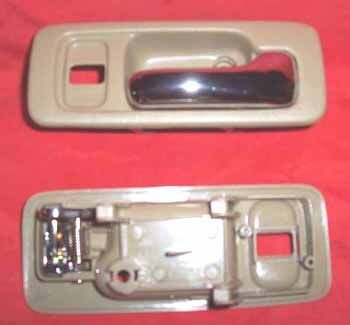 HONDA ACCORD- 90/93; ÖN KAPI İÇ AÇMA KOLU SAĞ BEJ (ELCEĞİ NİKELAJLI) (HUSHAN) 72125-SM4-003Z-E