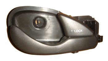 FORD FOCUS- SD/HB- 02/05; ARKA KAPI İÇ AÇMA KOLU SAĞ (PÜTÜRLÜ SİYAH) (HUSHAN) XS41A22600AJ