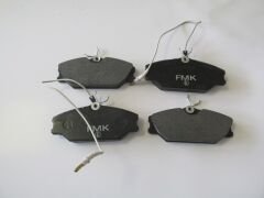 RENAULT LAGUNA- 94/99; ÖN FREN BALATASI (2 KABLOLU)(DİSK) (133X55,3X18) (FMK) 7701203730