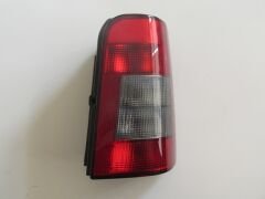 CITROEN BERLINGO- 96/03; STOP LAMBASI SAĞ KIRMIZI/FÜME (BAGAJ KAPAĞI YUKARIYA AÇILAN TİP) (MARS) 6351.J0