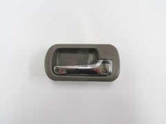 HONDA CIVIC- SD- 04/06; ARKA KAPI İÇ AÇMA KOLU SAĞ AÇIK KAHVERENGİ (ELCEĞİ NİKELAJLI) (HUSHAN) 72620-S5N-C01ZB