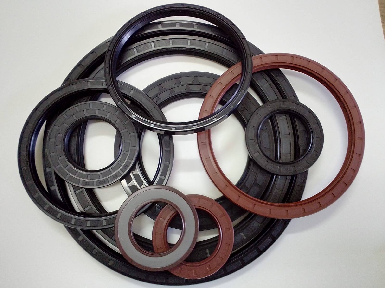 100X120X10 TC FPM ENDÜSTRİYEL YAĞ KEÇESİ