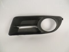 TOYOTA COROLLA- ZZE121- 05/06; SİS LAMBA KAPAĞI SOL YUVARLAK DELİKLİ (EURO BODY) 52128-02170