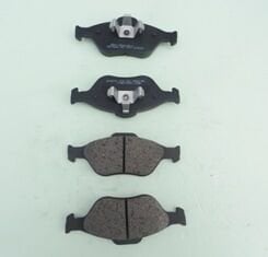 FORD FIESTA- 96/99; ÖN FREN BALATASI 1,25/1,3/1,4/1,6(DİSK(151,3X55,5X18,54/15;0,50X59X18,54(BRAMAX) 1521328