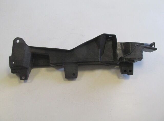 RENAULT KANGOO- 4- 14/21; ÖN ÇAMURLUK BAĞLANTI SUPORTU SAĞ 631226477R