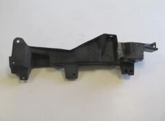 RENAULT KANGOO- 4- 14/21; ÖN ÇAMURLUK BAĞLANTI SUPORTU SAĞ 631226477R