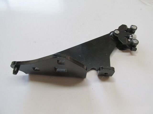 RENAULT KANGOO- 3- 08/13; SÜRGÜLÜ KAPI ALT RAY BAĞLANTISI SAĞ 8200497645