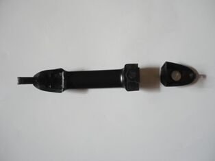 HYUNDAI SANTA FE- 06/10; ÖN KAPI DIŞ AÇMA KOLU SOL SİYAH (ANAHTAR DELİKLİ) (HUSHAN) 82652-2B000