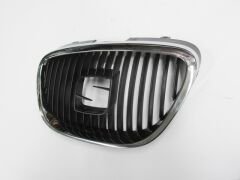 SEAT LEON- 05/09; ÖN PANJUR SİYAH (NİKELAJ ÇERÇEVELİ) (TÜV)(TYG) 5P0853651A9B9