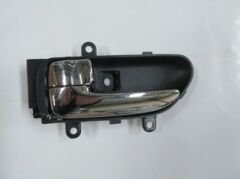 NISSAN X TRAIL- 08/12; ÖN KAPI İÇ AÇMA KOLU SOL SİYAH (ELCEĞİ NİKELAJLI) (HUSHAN) 80671-9Y000