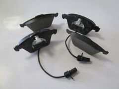 AUDI A6- 05/09; ÖN FREN BALATASI 2,0TDI/2,7TDI(2KABLOLU(DİSK)(155.2x72.7x19.3/15;6.4x73x19.3(BRAMAX) 8E0698151C