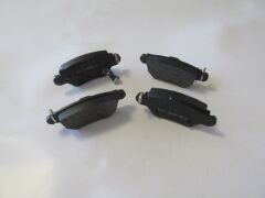 OPEL ZAFIRA- 99/04; ARKA FREN BALATASI 1,6/1,8/2,0 (DİSK) (104,9X42,7X16,5) (BRAMAX) 9195685