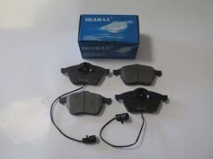 AUDI A4- 95/99; ÖN FREN BALATASI 1,8/1,9TDI/2,4/2,5TDI/2,6 (2KABLOLU)(DİSK)(156,4X73,8X19,5)(BRAMAX) 4A0698151A