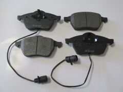 AUDI A6- 95/97; ÖN FREN BALATASI 1,8/1,9TDI/2,0/2,3/2,4/2,6 (2KABLOLU)(DİSK)(156,4X73,8X19,5)BRAMAX) 4A0698151A