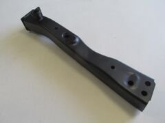 NISSAN QASHQAI- J11- 14/21; ŞASİ UÇ DEMİRİ KOLU SAĞ (BEŞİK)(MOTOR BEŞİĞİNE TAKILAN) 54410-4EA0