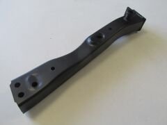 NISSAN QASHQAI- J11- 14/21; ŞASİ UÇ DEMİRİ KOLU SOL (BEŞİK)(MOTOR BEŞİĞİNE TAKILAN) 54411-4EA0