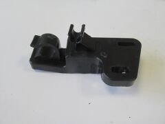 TOYOTA COROLLA- NDE180- 13/18; KAPUT DAYAMA DEMİRİ KLİPSİ 53452-02160